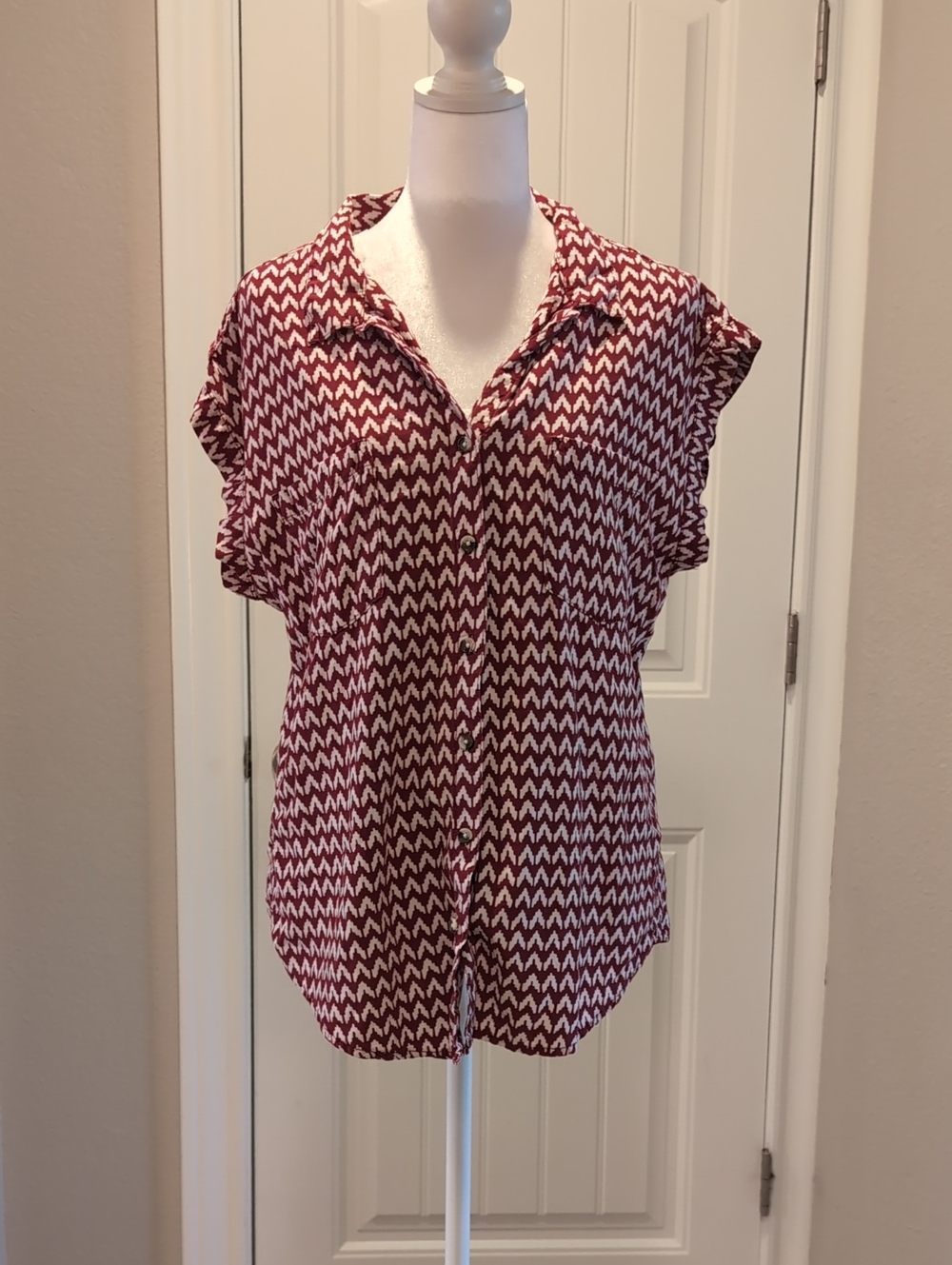JACHS Girlfriend Burgundy and White Chevron Button-Down Top